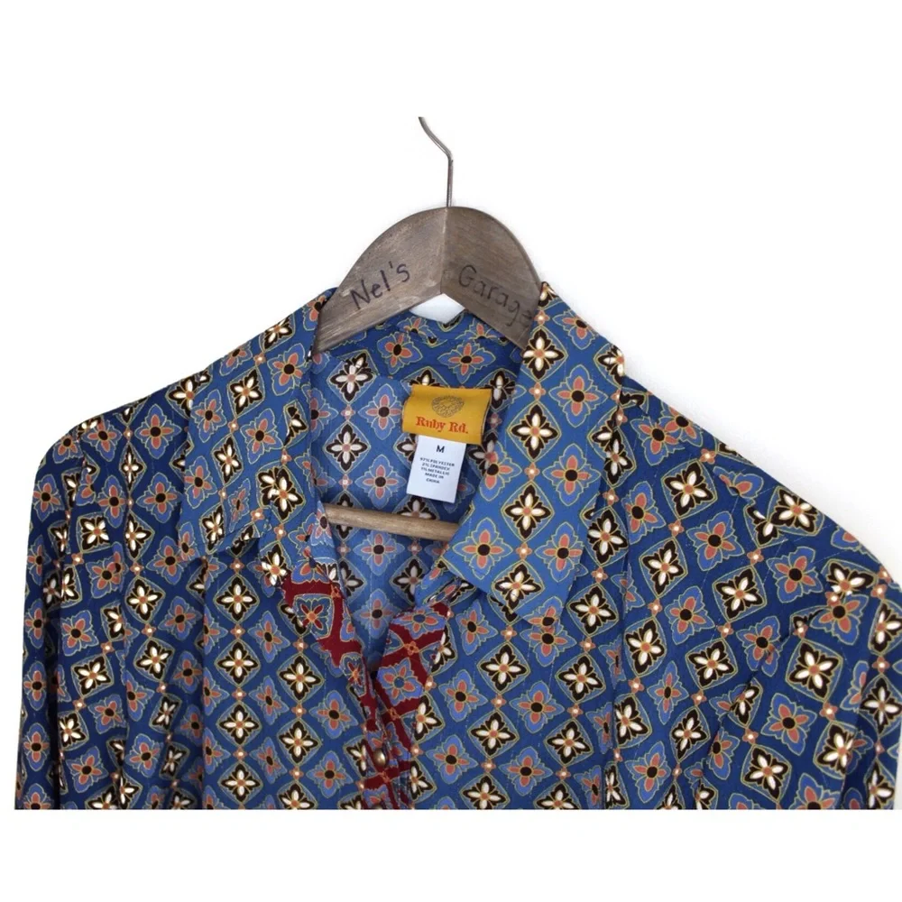 Vintage 70s Retro Print Collar and Button Loose fitting Top Medium Large Ruby - Picture 2 of 9